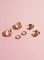 Nelly - Örhängen - Guld - Bae Strass Earrings - Smycken - Earrings